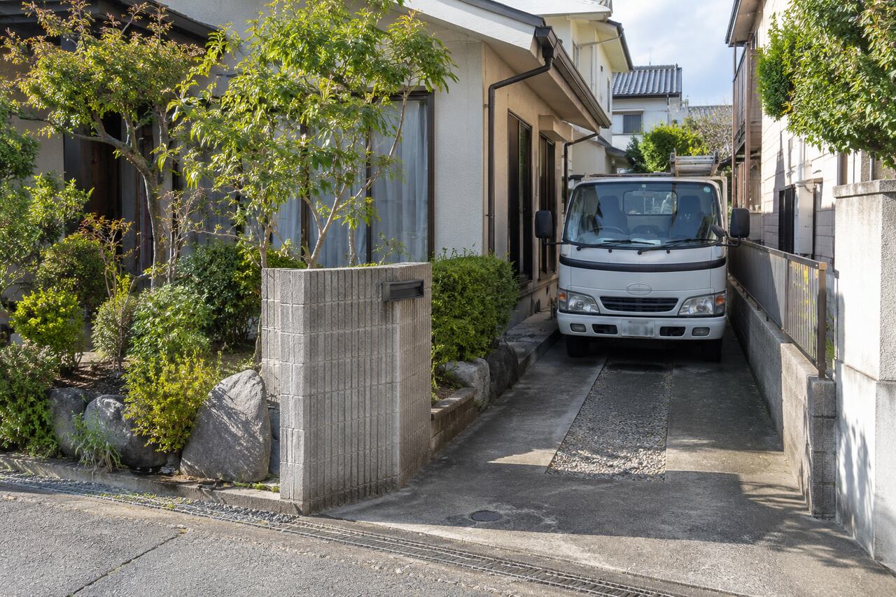 庭の入口と進入路
